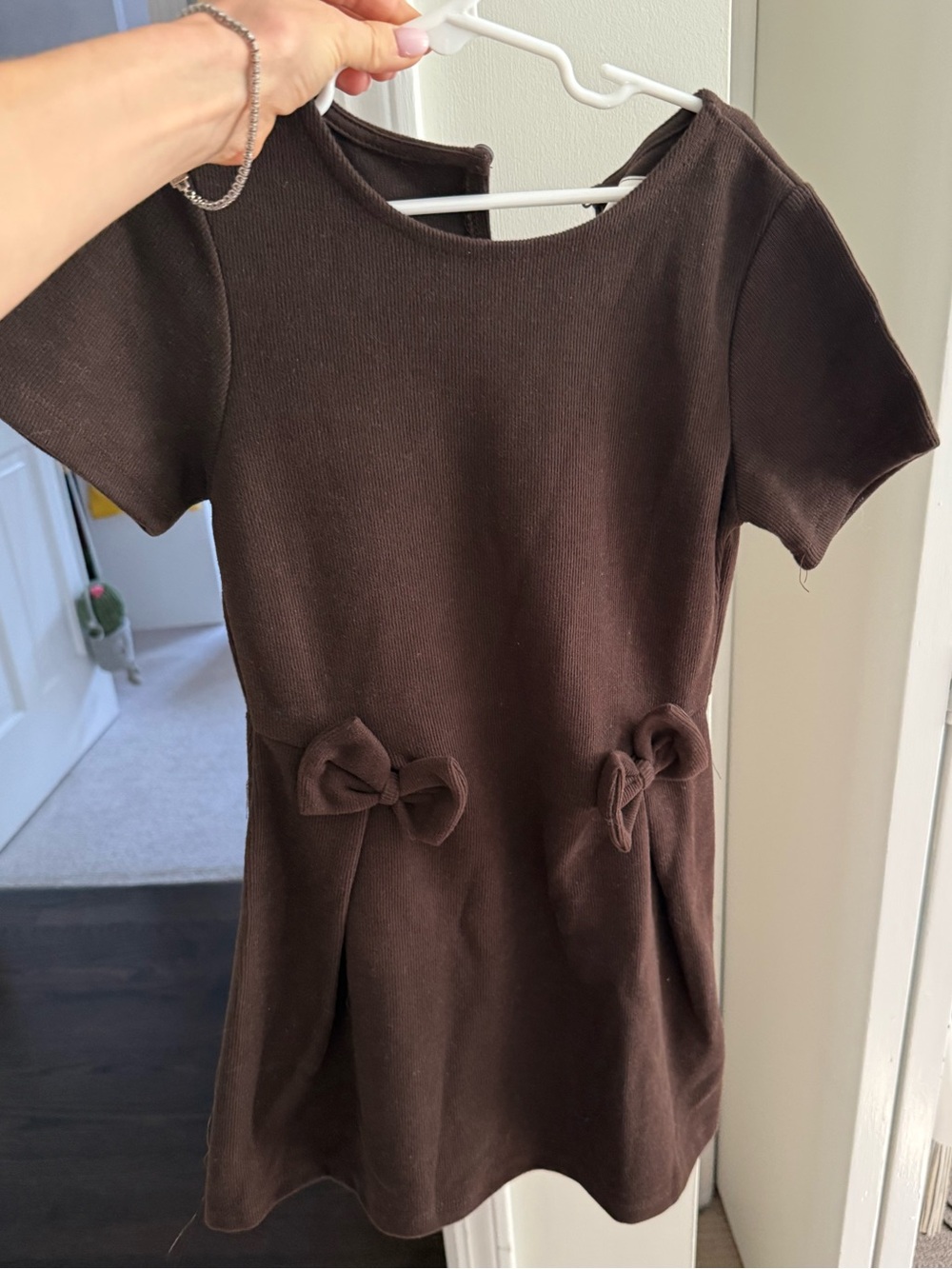 Zara NWT Dark Brown Short Sleeve Dress with Bows, perfect condition